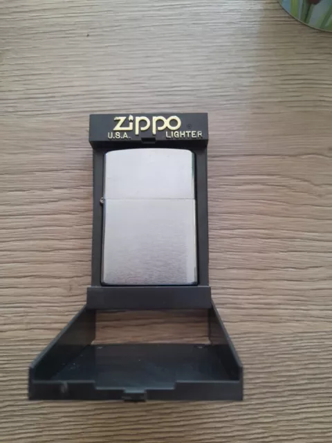 Zippo 200 Reg Brush Finished Chrome Lighter