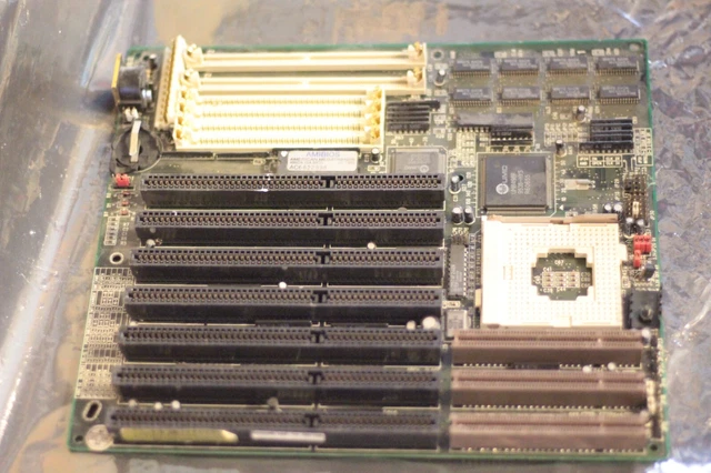SOCKET 3 AT motherboard 486 VLB Vesa Local Bus PCChips M912 FOR PARTS ...