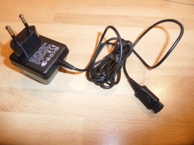 Netzteil Netzgerät AC DC Adapter C39280-Z4-C301-1 Typ FW 4199F   5V  300mA 1,5VA