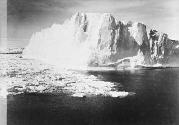 Antarctic Iceberg 1915 OLD PHOTO