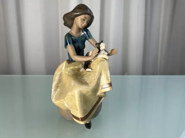 Lladro Porzellan Figur Mädchen mit Katze 22 cm. - 1 Wahl - Top Zustand