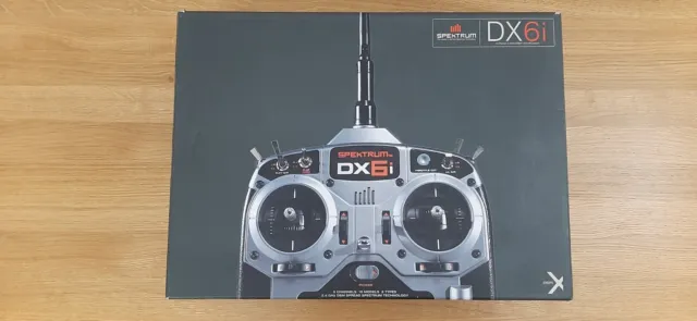 Spektrum DX6i DSMX/DSM2 Transmitter Mode 2. Boxed with manual.