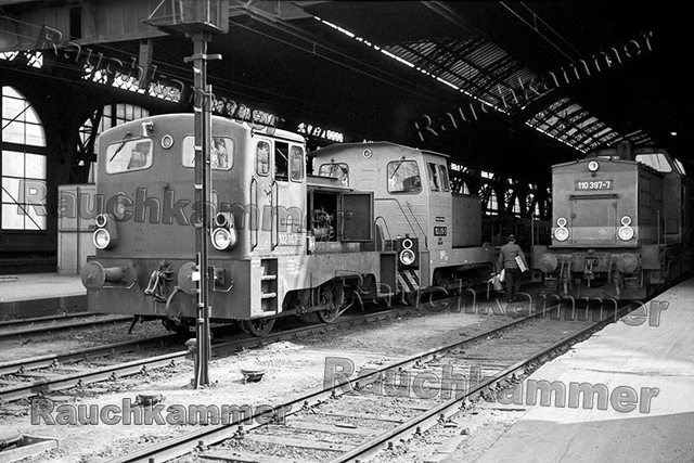 PE-Fotoabzug 10x15 DR 102 047-8 Dresden Hbf 1975 / F224097