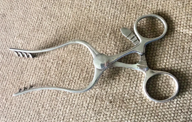 Vintage Jetter & Scheerer Self Retaining Retractor Blunt 3x4 Prongs 5-1/2"