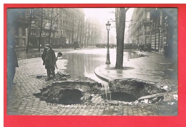 Cpa - Paris - 75 - La Grande Crue De La Seine Collapse De La Voute D'egout