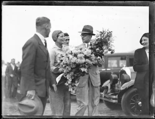 German aviatrix Fraulein Elli Beinhorn being presented with fl - 1930s Old Photo