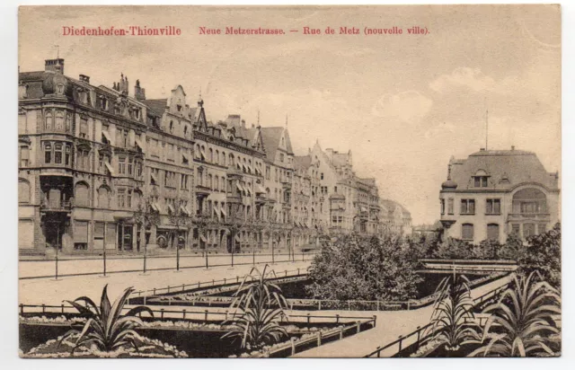 THIONVILLE - Moselle - CPA 57 - la rue de Metz