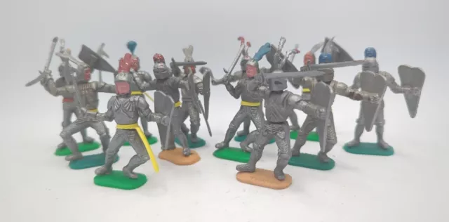 12x Vintage Timpo Toy Soldiers Medeival Knights Classic Type Armour Figures