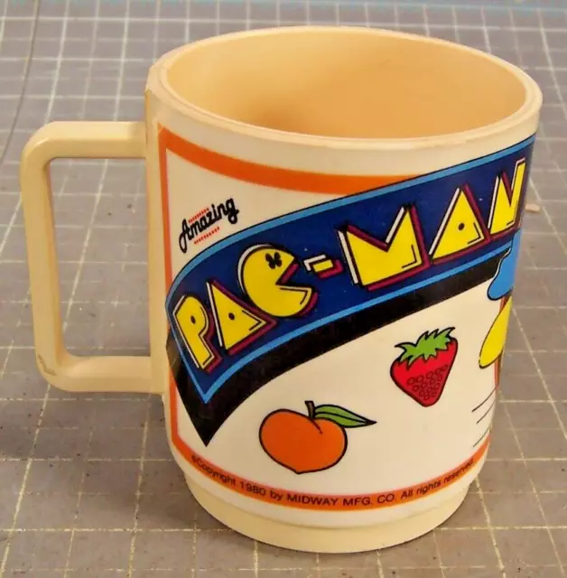 Vintage 1980 DEKA PAC-MAN Midway 3 5/8” Tall Plastic Mug Cup Arcade Game (E)