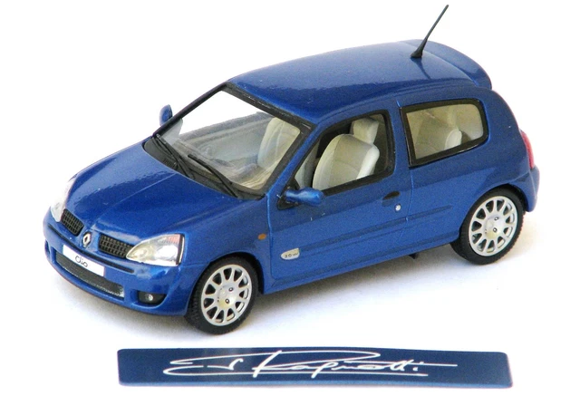 Miniature Renault Clio Super 1600 N°15 - Rallye Alsace Vosges 2002 - Universal Hobbies 1/43