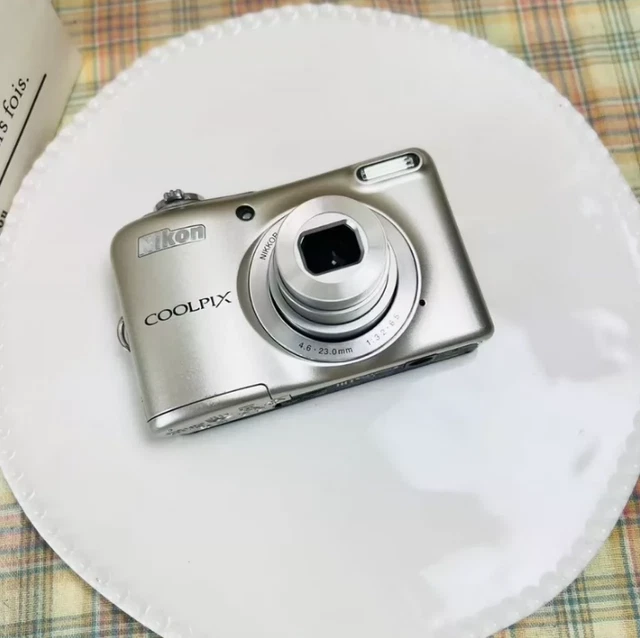 NIKON COOLPIX L32 Digital Camera Silver 20MP 5x Optical Zoom