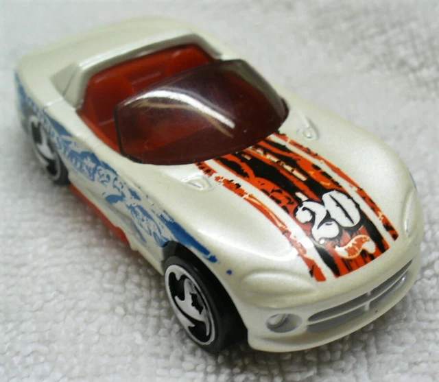 1992 HOT WHEELS-1/64 White Diecast-Dodge Viper Convertible Car #20-Thailand LN