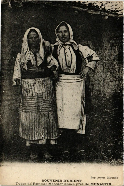 Jeune Femme De Serbie Dans Le Costume Traditionnel Image stock éditorial - Image du serbe, matériau: 74096064