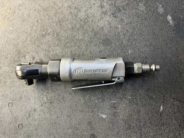 Ingersoll Rand 3/8 Drive Mini Stubby Air Ratchet 2