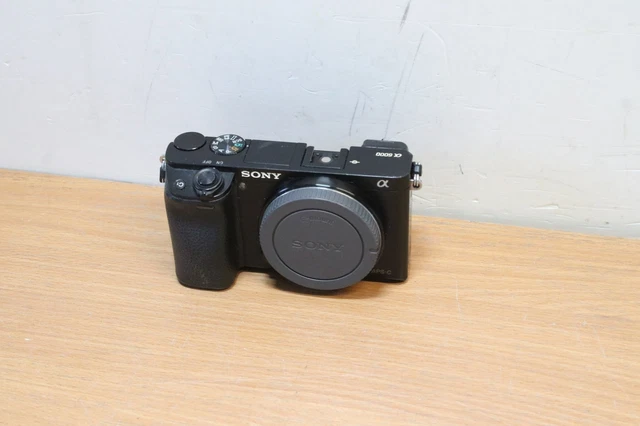 HS en panne, cassé, vendu pour pieces : Boitier appareil photo SONY ILCE-6000