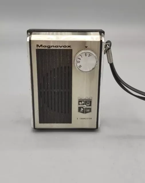 Radio AM Magnavox 8 1968 transistor modelo 2AM811 funciona muy bien