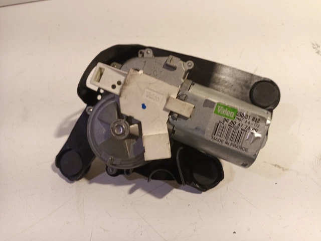 Outil pour extraction de goupille de porte > Outillage auto > Carrosserie > Démontage portes > Outil pour extraction de goupille de porte