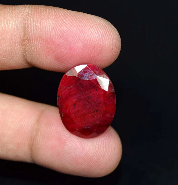 Rubis rouge traité ovale baroque 5-7x7-9mm