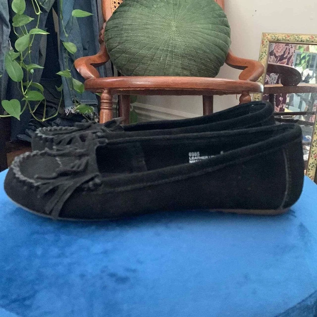 Women's Minnetonka Black Suede Leather Kilty Fringe Moccasins - Size 6