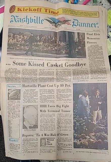 ELVIS PRESLEY DEATH - The Nashville Banner - August 17, 1977 Some Kissed Casket