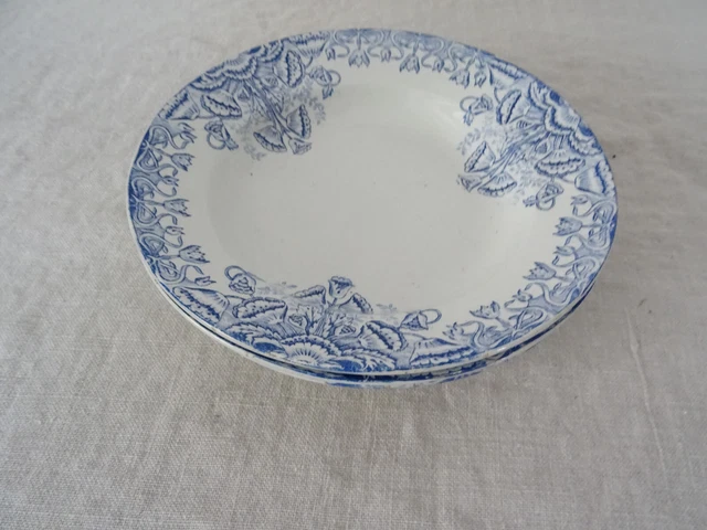 3 ASSIETTES  faience ancienne 680323 St Amand les Eaux fleurs bleues 3