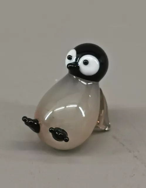 9912003-x Vidrio Figura Miniatura Pingüino Resbalando D2cm Soplado Artesanía