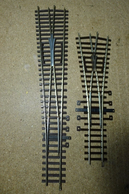 JOUEF R385 HO LOT DE 2 AIGUILLAGES ELECTRIQUE DROITE ET GAUCHE SANS JOUEF R385 HO LOT DE 2 AIGUILLAGES ELECTRIQUE DROITE ET GAUCHE SANS