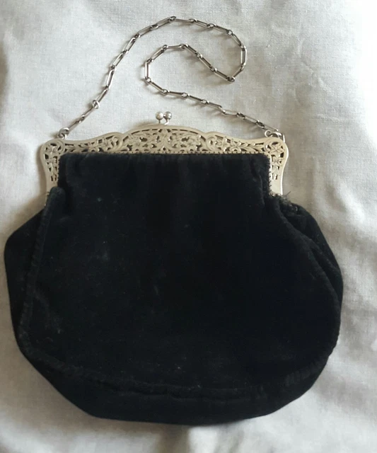 SAC A MAIN BOURSE ANCIENNE EN VELOURS NOIR FERMOIR ARGENT