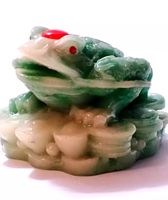 Feng Shui Green Money Toad Frog Red Eyes    Red On Head