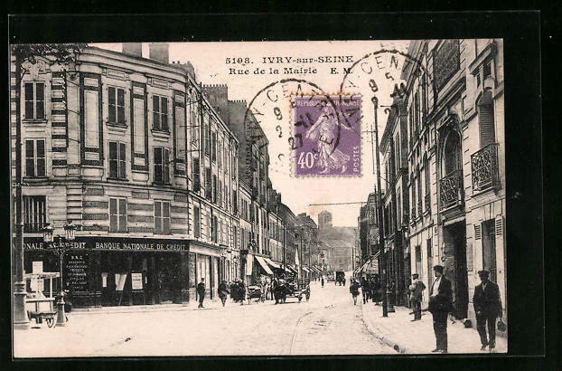 CPA Ivry-sur-Seine, Rue de la Mairie, banque Nationale de Credit 1927