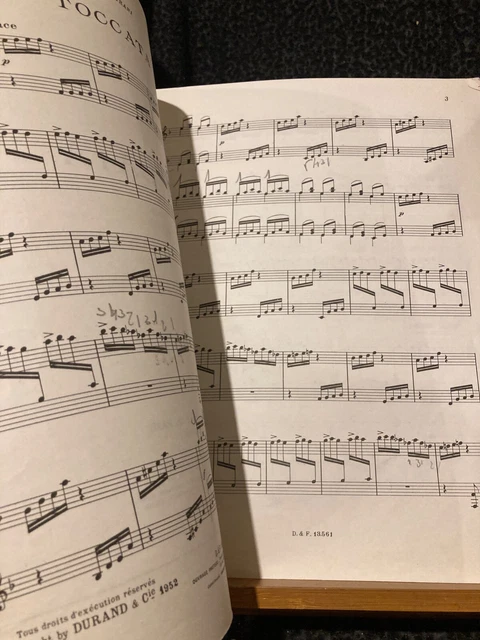 Claude Pascal Toccata pour piano partition éditions Durand 4