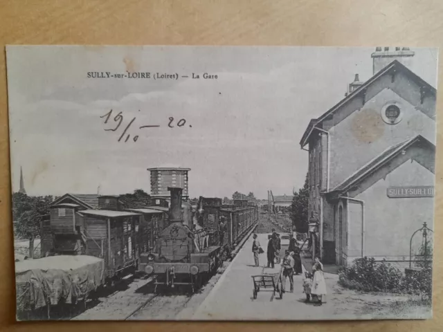 CPA - 45 - SULLY sur  LOIRE (Loiret ) - La gare - train - animée-