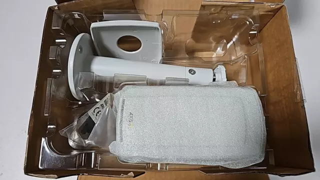 Telecamera di rete Axis P1353 senza obiettivo IP Camera no lens 0523-041 -