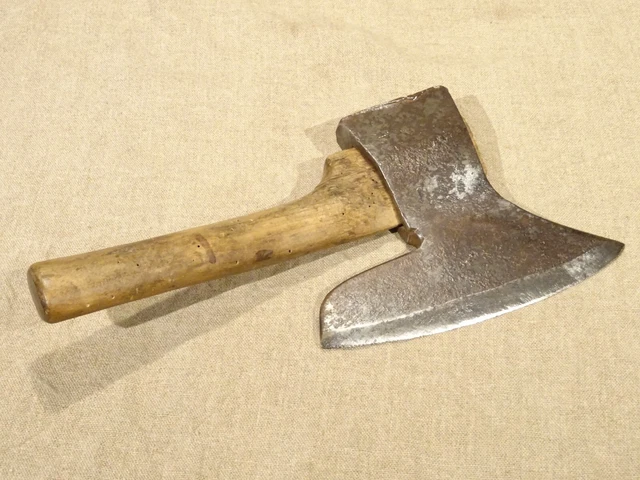 Hache Ancienne Victor Leloup – Outil Sabotier Droitier, France, Réf N°119