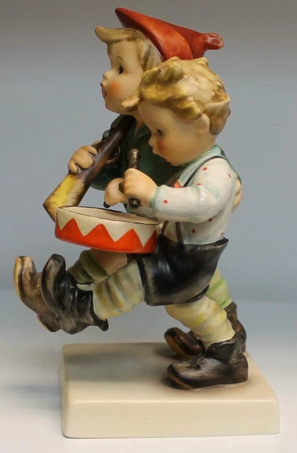 Goebel Hummel Volunteers HUM 50/I 6 1/2" groß signiert von Gerhard Skrobek 3