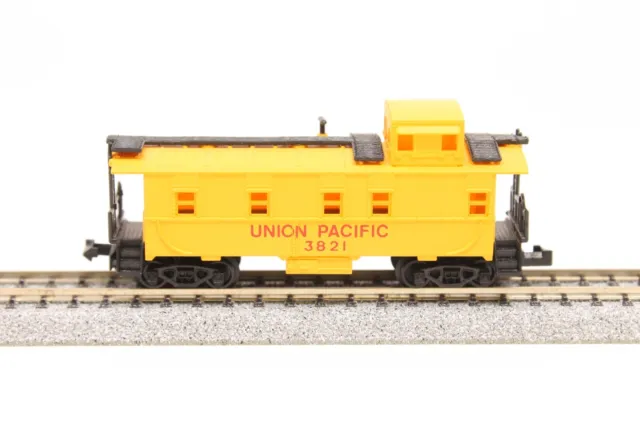 N Atlas Offset Cupola Caboose Union Pacific Yellow UP 3821