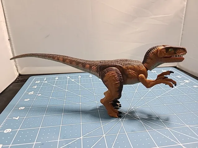 1993 Kenner Jurassic Park Velociraptor JP03 Dinosaur Action Figure