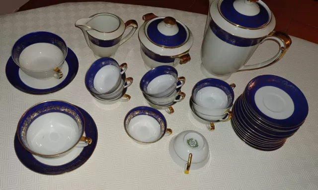 Service à café porcelaine de Limoges signé GDA  blanc et bleu