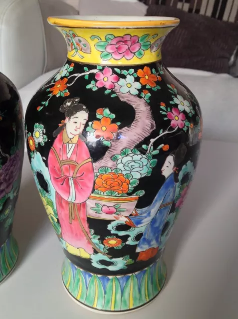 Belle Paire de vases en porcelaine Art d'asie Chine Japon signature à identifier 2