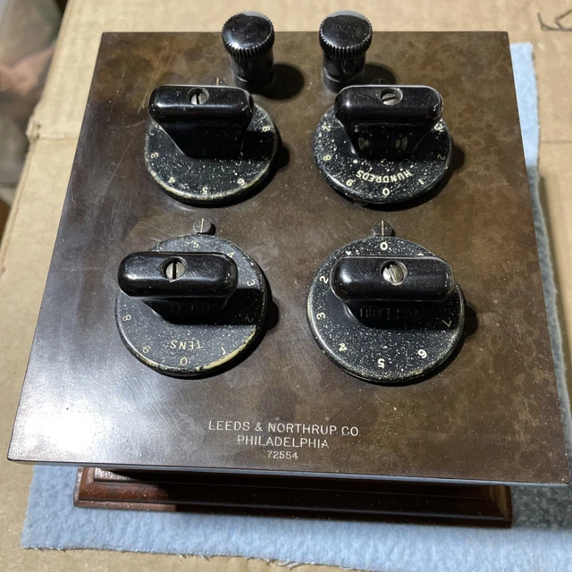 Leeds & Northrup No. 72554 Units, Tens, Hundreds, Thousands Decade Box