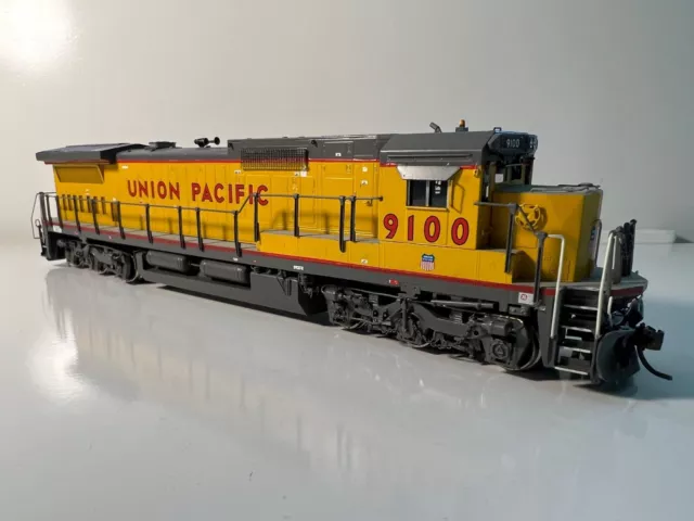 Overland Union Pacific Dash 8-40C Custom Pained OMI