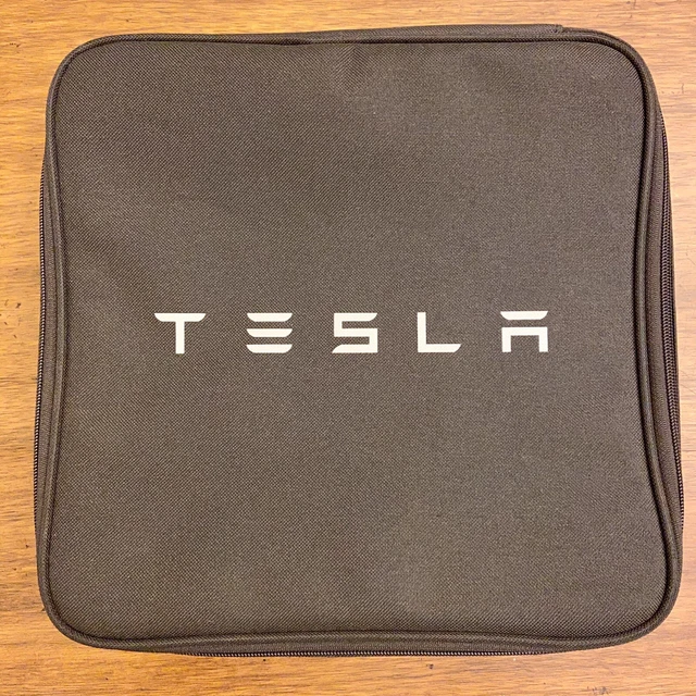 Used Tesla mobile charger for sale in St Louis Used Tesla mobile charger for sale in St Louis