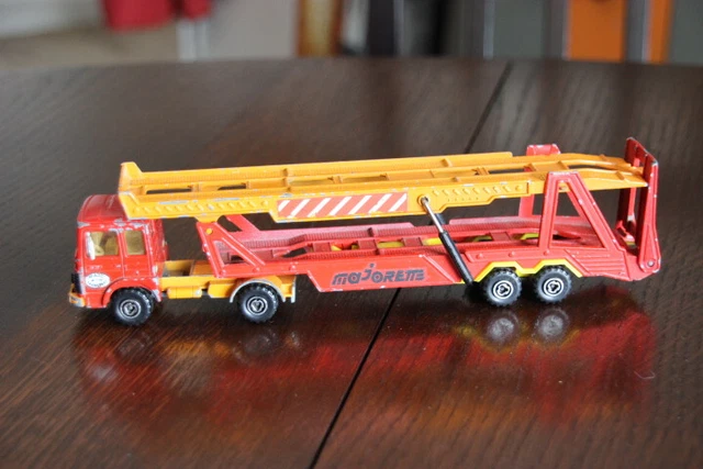 CAMION RENAULT SAVIEM SEMI REMORQUE PORTE VOITURE MAJORETTE 3000 au 1