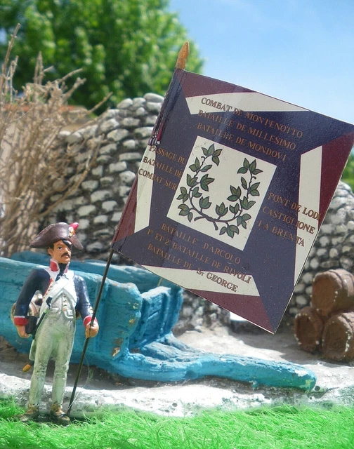 FIGURINE SOLDAT DE PLOMB PORTE DRAPEAU 9e Inf. Légère FRANCAIS Napoleon