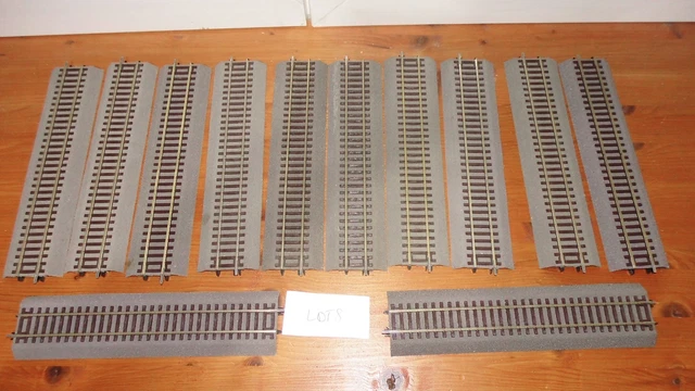 12 RAILS DROITS G1 230 mm ROCO LINE AVEC BALLAST SOUPLE - ROCO HO