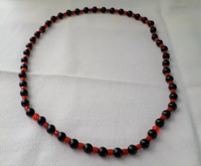 Alter Modeschmuck Kette Perlen Perlenkette Rot/ Schwarz Nachlass