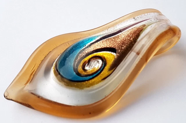 Crocifisso In Vetro Di Murano Holyart – Forma Fiocco, Bianco Con Brillantini, 15x10 Cm, Bomboniera O Decorazione