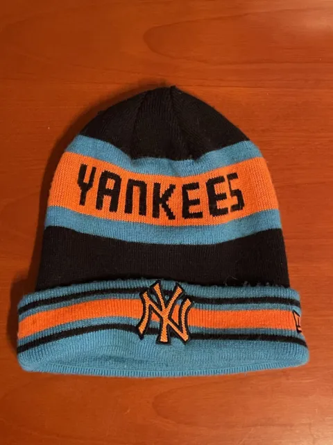 New Era New York Yankees Beanie Hat Official Major League Baseball Merchandise