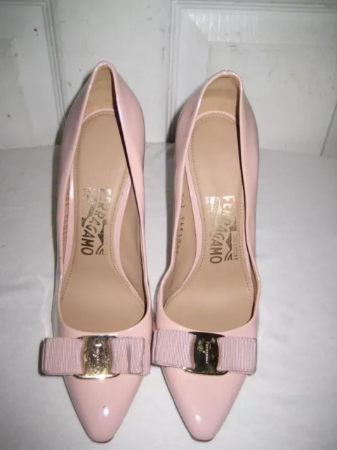 Salvatore Ferragamo Emy 100 Patent Vara Bow Pump Shoes Women's Size 7C