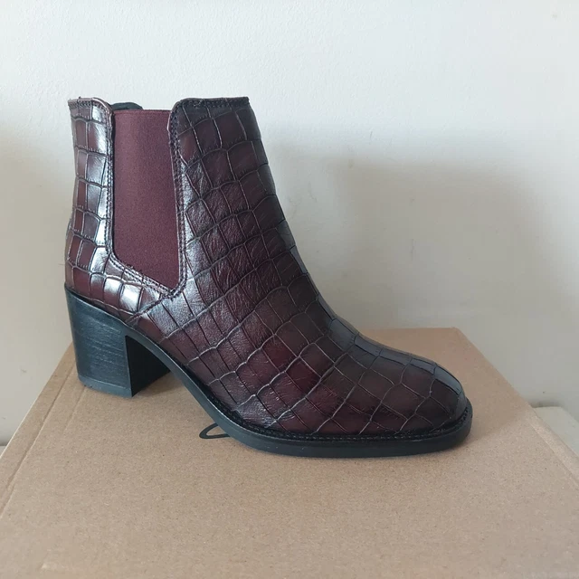 clarks mascarpone bay chelsea boot